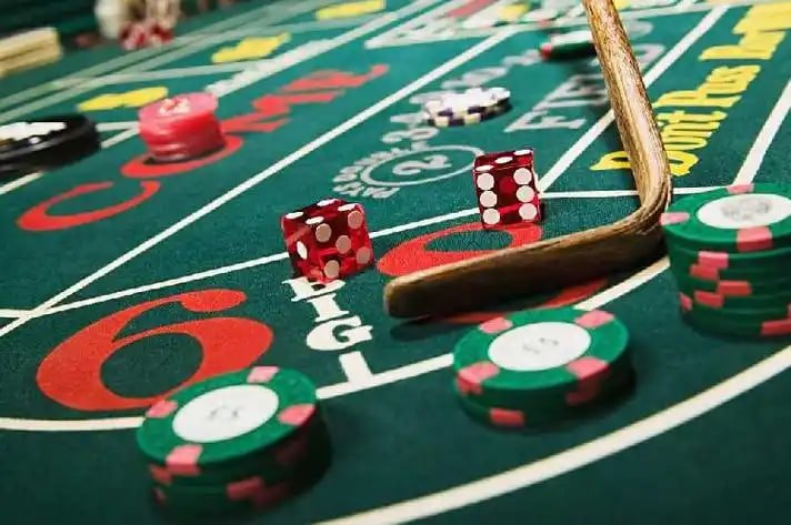 Pengguna memeriksa anggaran deposit